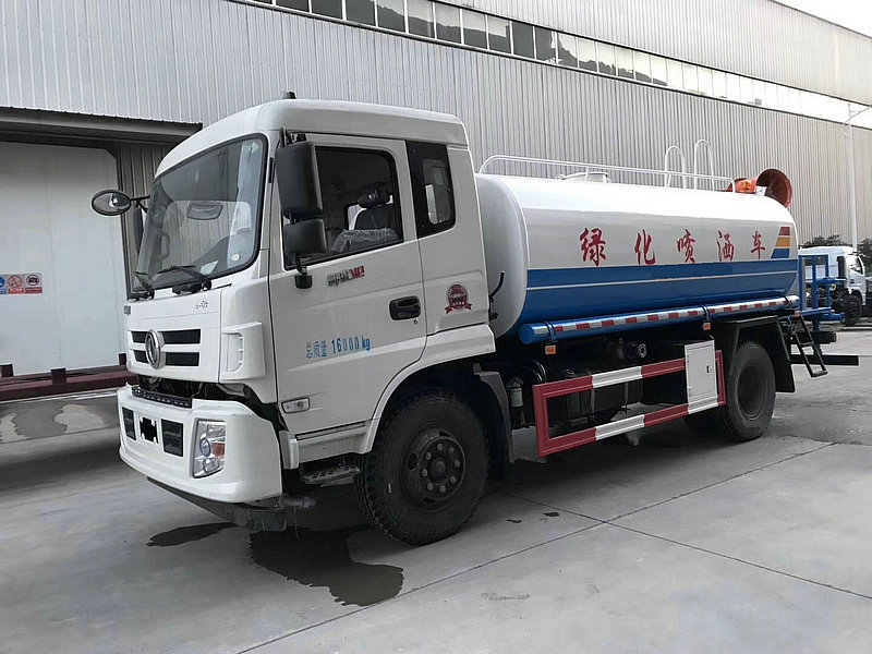 东风专底10-12吨喷雾打药车