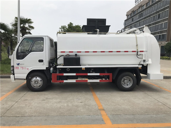 庆铃五十铃6方餐厨垃圾车，泔水车