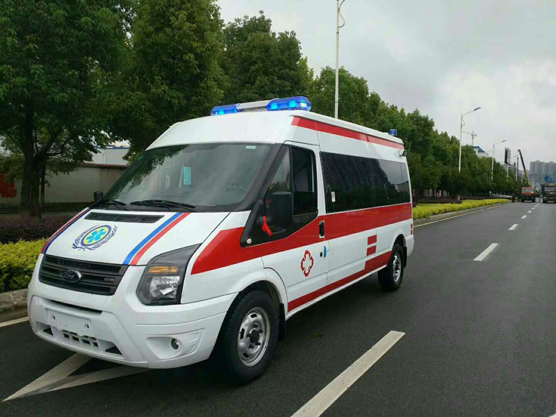 江铃福特新世代V348长轴监护型救护车