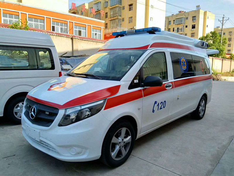 奔驰救护车