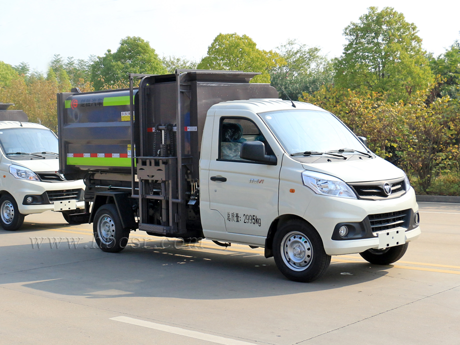 福田祥菱4方蓝牌挂桶垃圾车