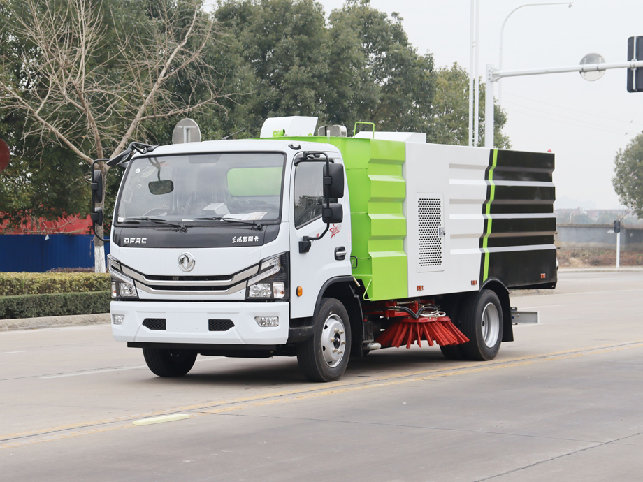 东风大多利卡扫路车（2.5水5尘）