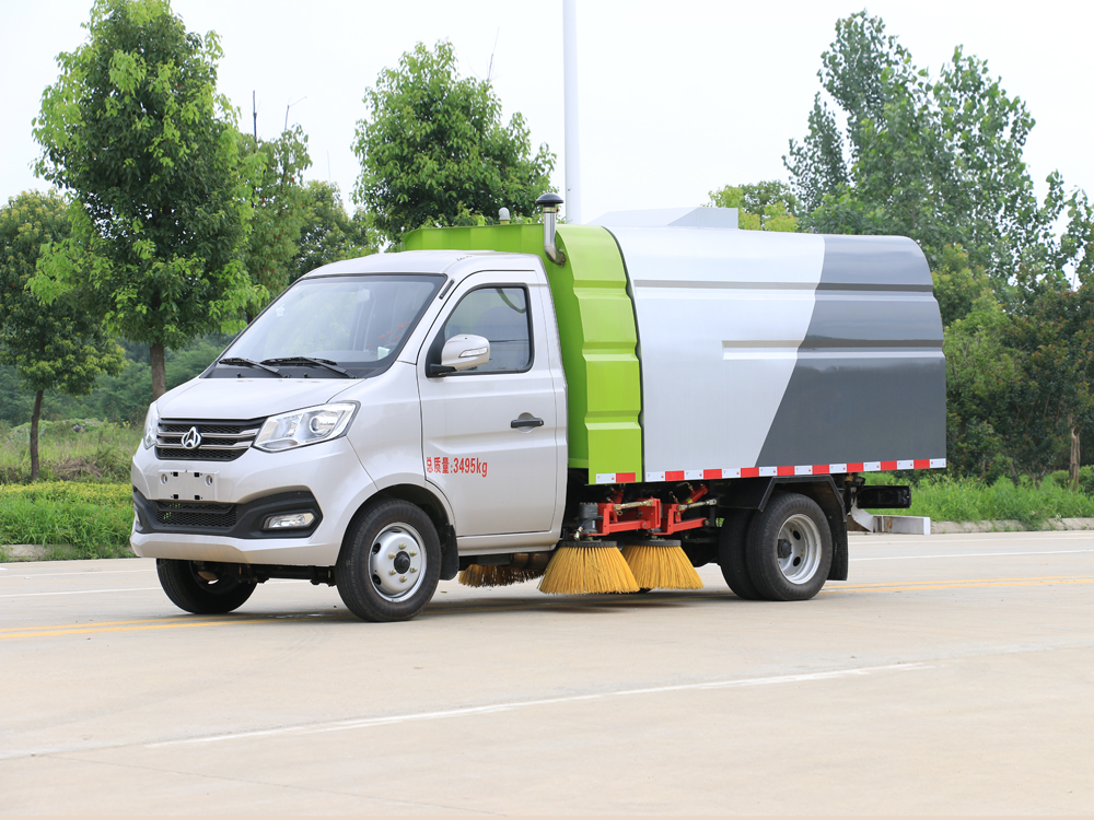 长安小型扫路车