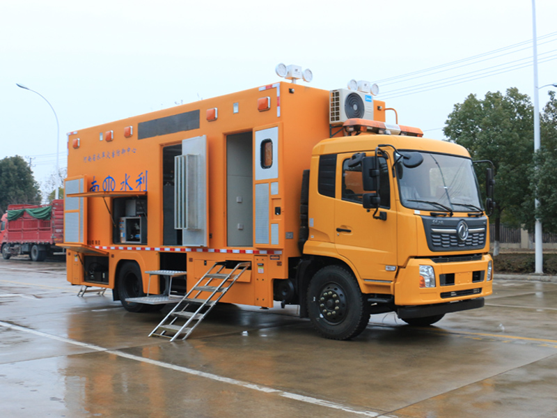 东风天锦照明车