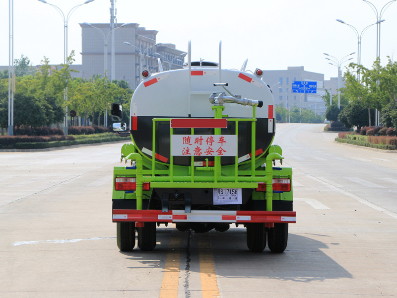 东风洒水车5方