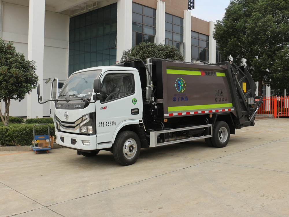 东风压缩垃圾车6立方